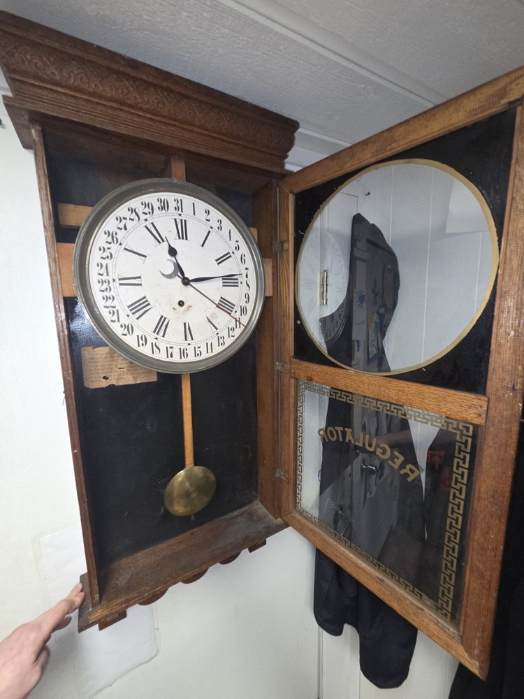 Vintage E. Ingraham Co. Regulator Wall Clock, Calendar Dial. 1880-1910