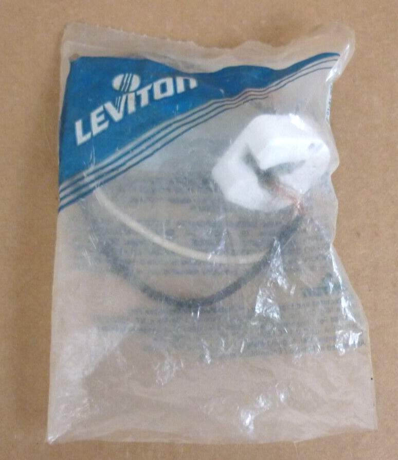 Leviton Linear Fluorescent Lampholder, 660W-600V