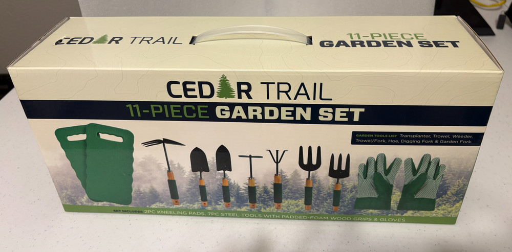 11-PIECE GARDEN SET by CEDAR TRAIL