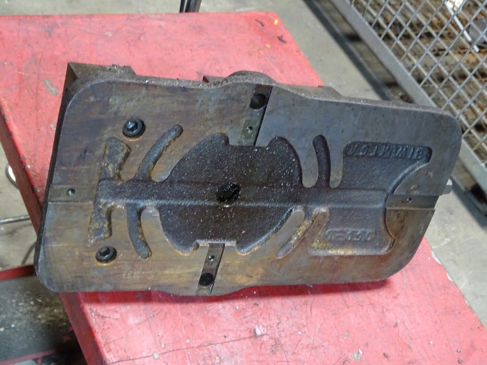 Kurt Anglock 6" Machinist Vise , D60