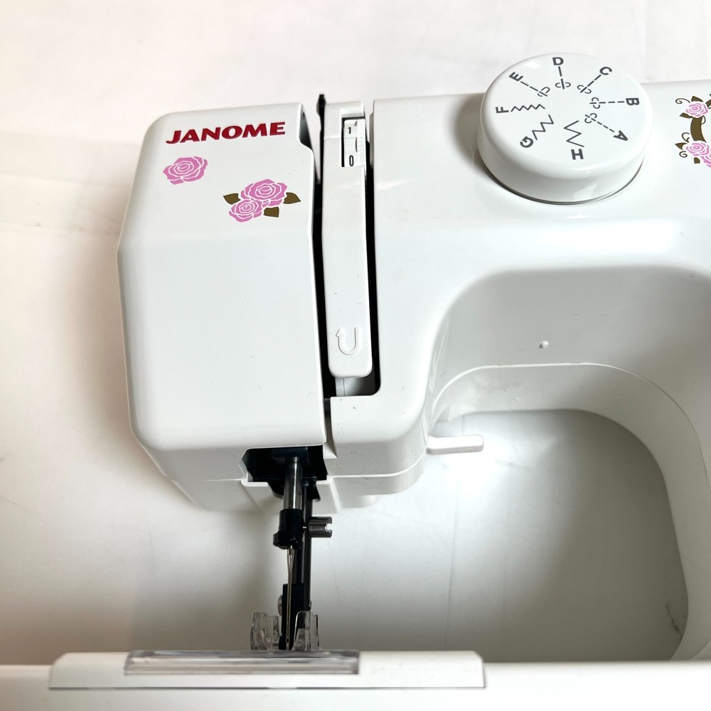 Janome Hello Kitty compact sewing machine YN-777 Operation confirmed Beginner JP