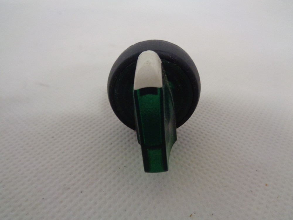 NEW ALLEN-BRADLEY 2-POSITION SPRING RETURN SELECTOR SWITCH ACTUATOR GREEN KNOB