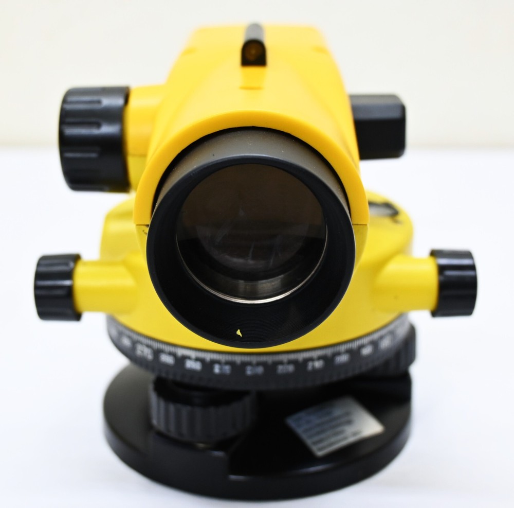 Leica Runner 24 Auotomatic level with hard Case.