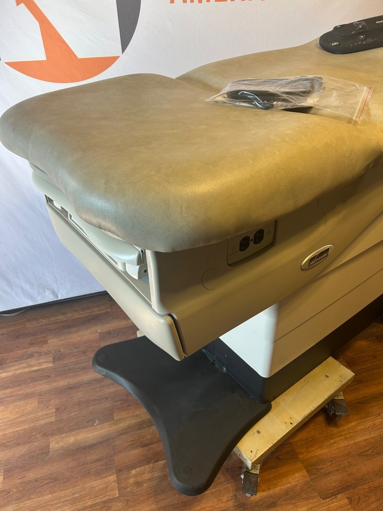 Midmark 625-001 Power Exam Table