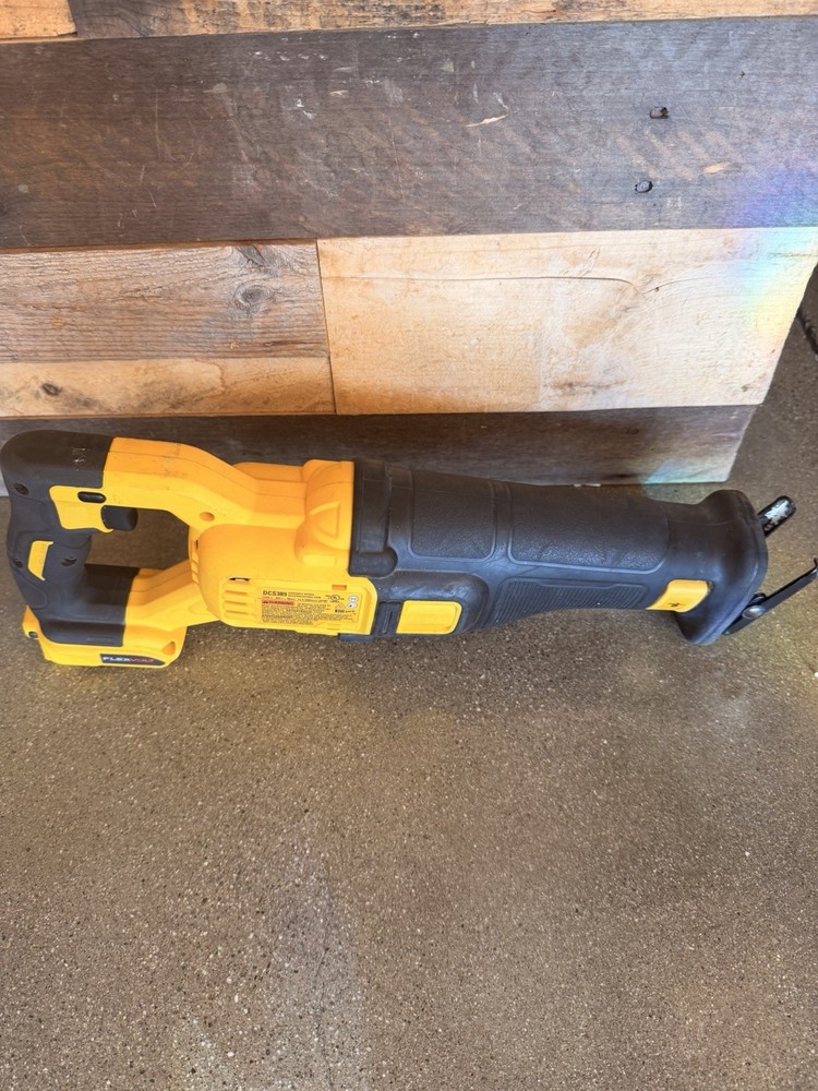 DEWALT DCS389 60V FLEXVOLT Brushless Reciprocating Saw Tool Only Used