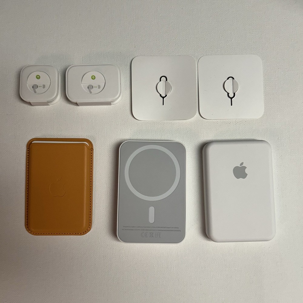 Mixed Lot of Apple Items (Read Description)