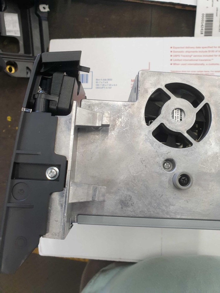 10 MERCEDES E350 Command Head Unit ID# 2129063201