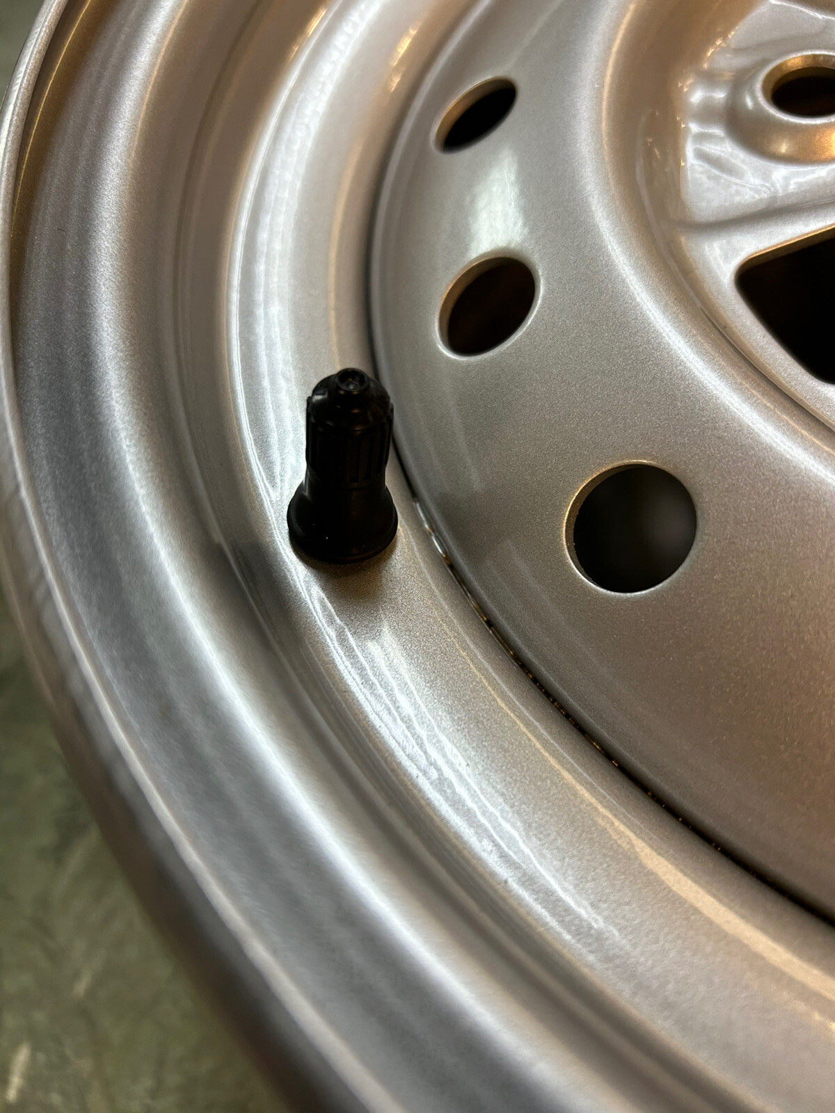 1998-2004 Honda TRX450 Foreman 450 S/ES Front Rim Front Wheel OEM 44650-HN0-505