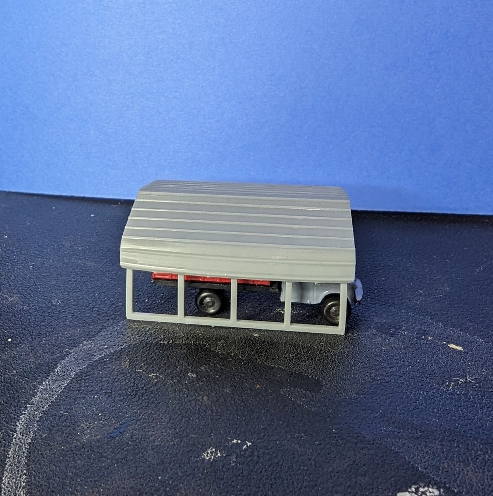 N-Scale 2 carports N6010