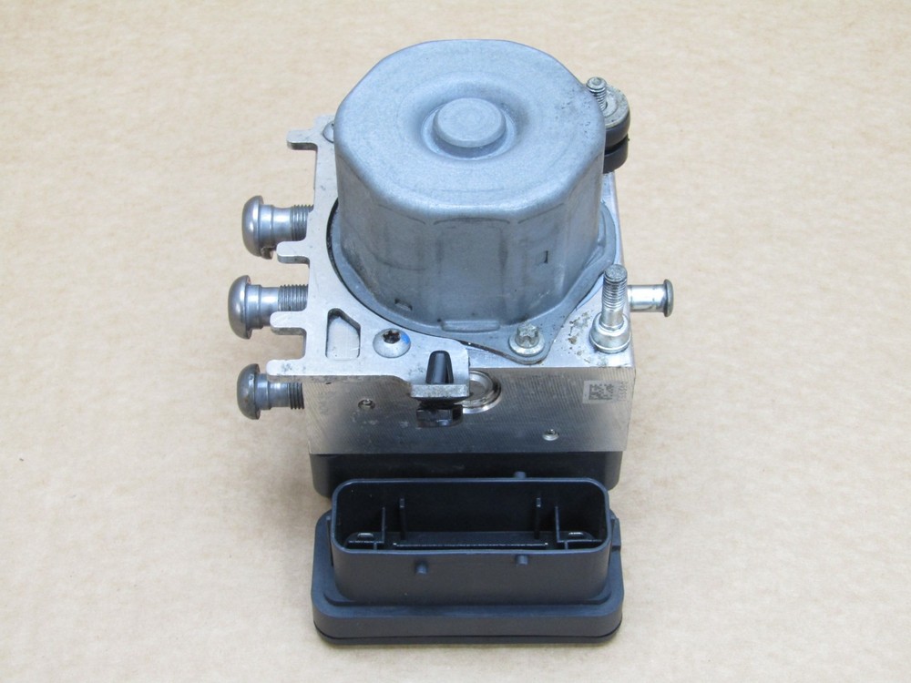 BMW S1000RR 2012 ABS pump control unit module (5562)