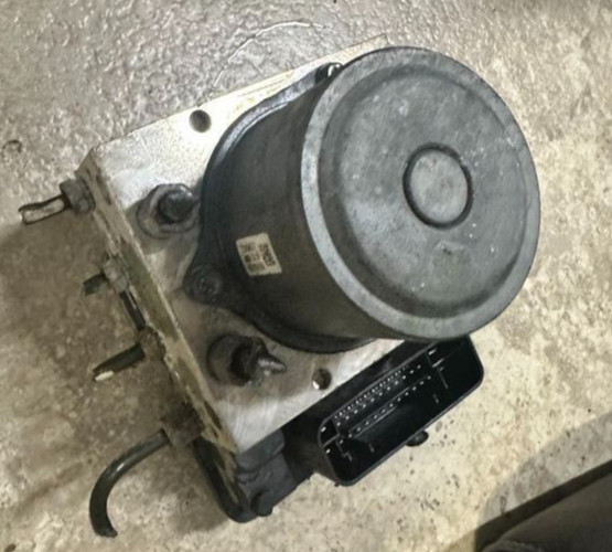 2018-2019 Nissan Kicks OEM ABS Brake Pump Module Assembly
