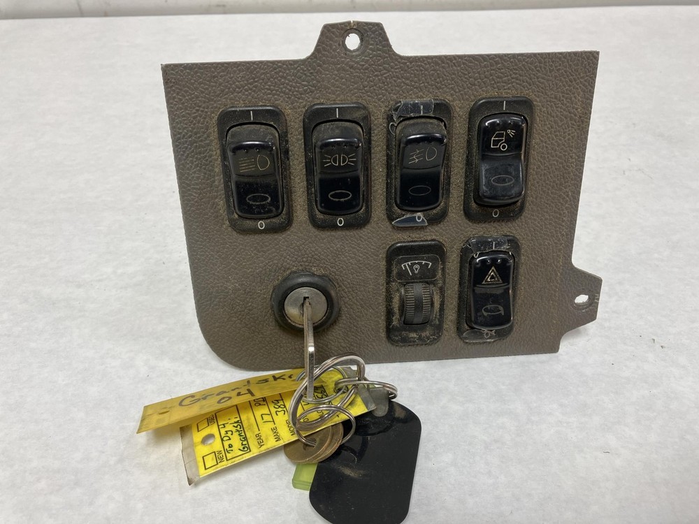 2008-2024 Peterbilt 389 IGNITION Dash Panel - Used