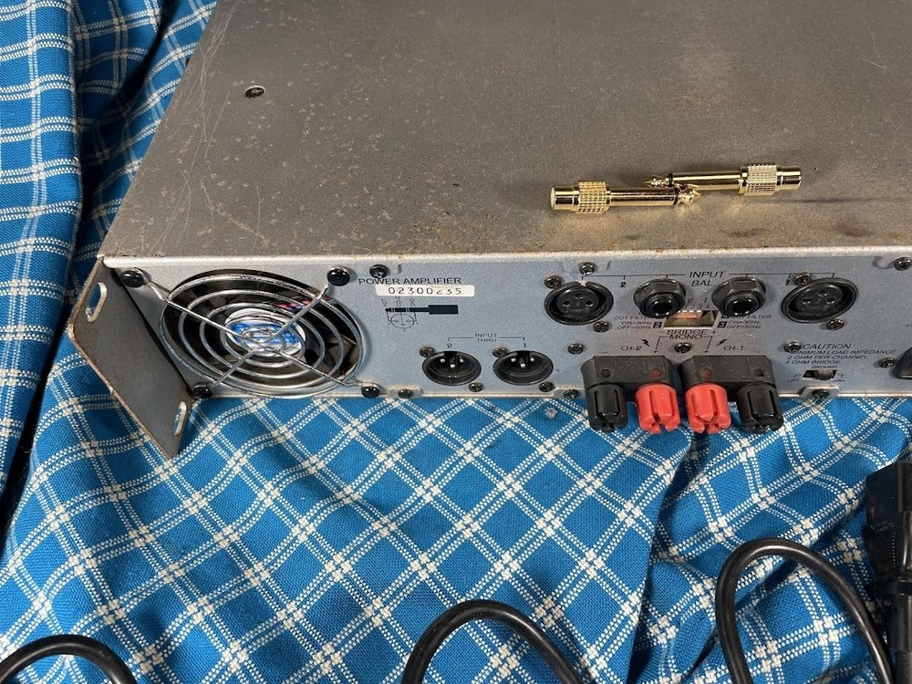American Audio V2000 Power Amplifier Used