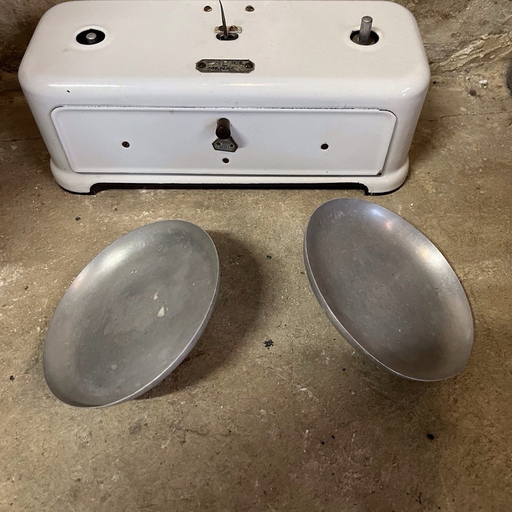 Vintage Kitchen Scale With Weights – Vintage Decor