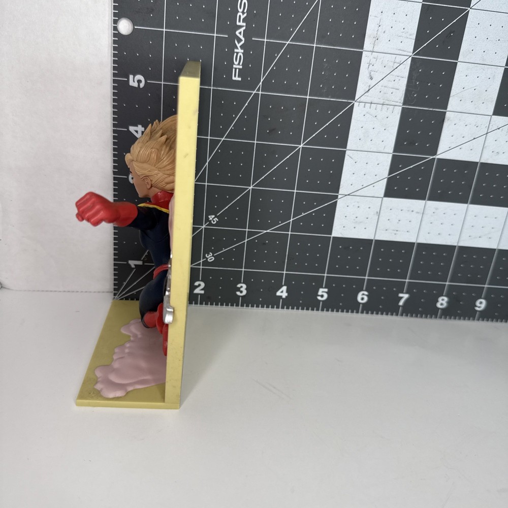 Open Box Captain Marvel 3D Comic Standee Statue Figure - Loot Crate Exclusive