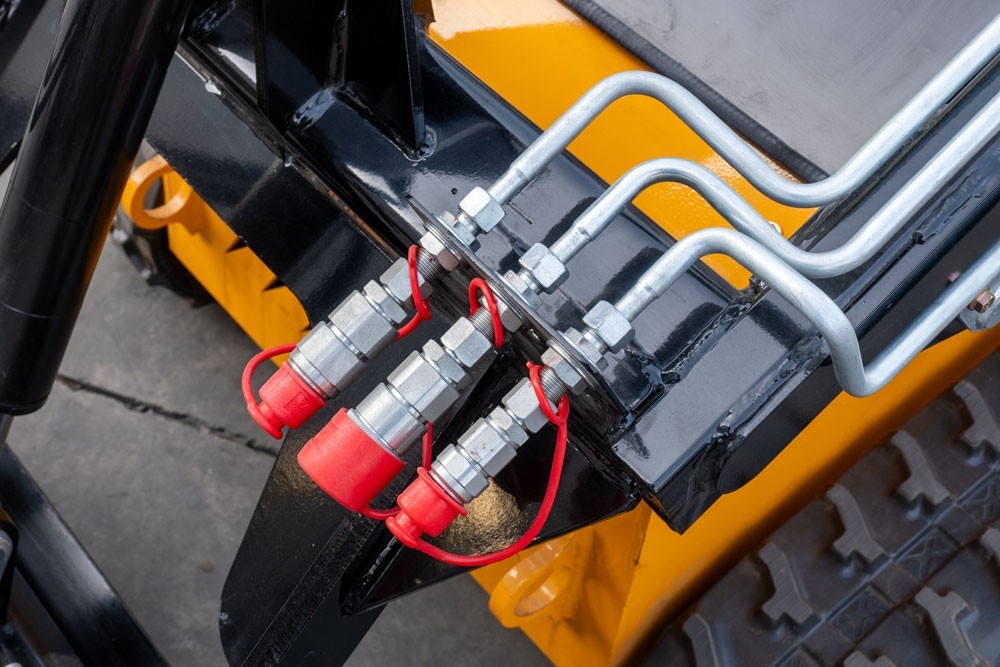 23Hp Mini Skid Steer Loader with EPA Petrol Engine Three valve Three Pump