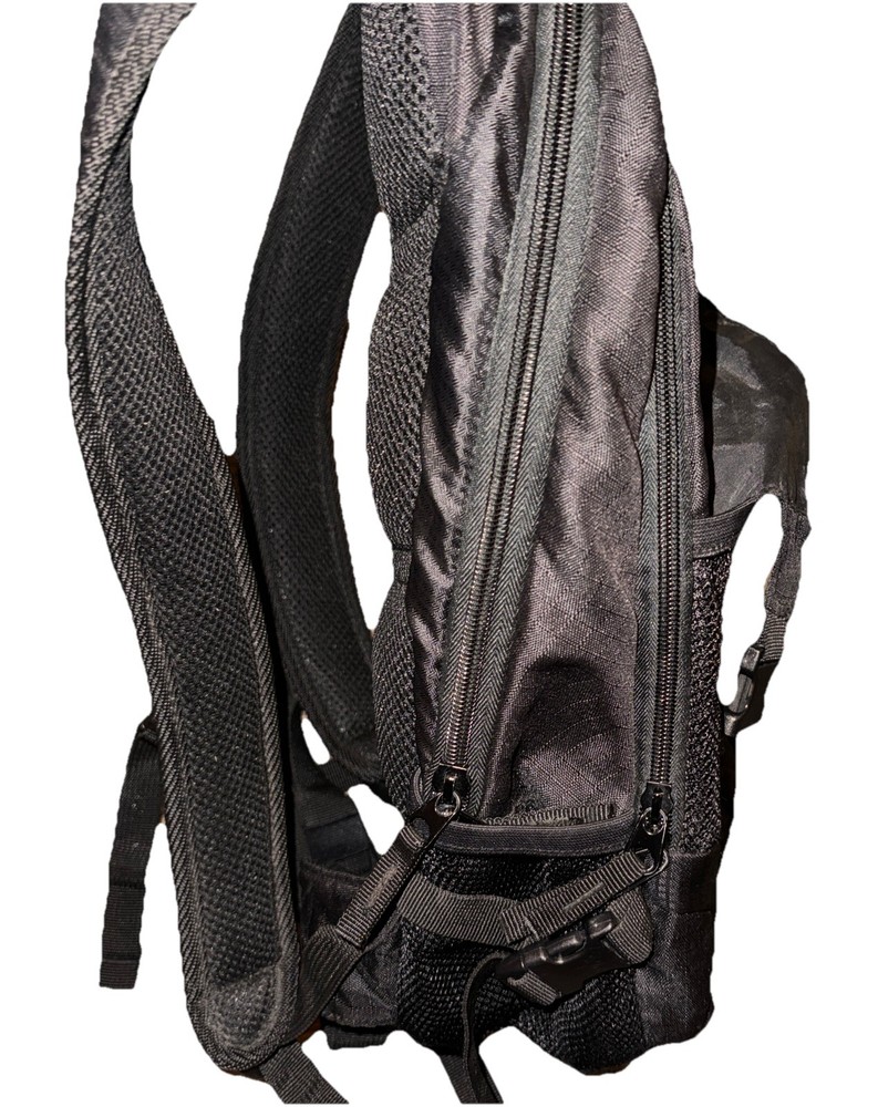 Quest Hydration 2L Daypack Backpack Hiking No Bladder Black Multiple Pockets