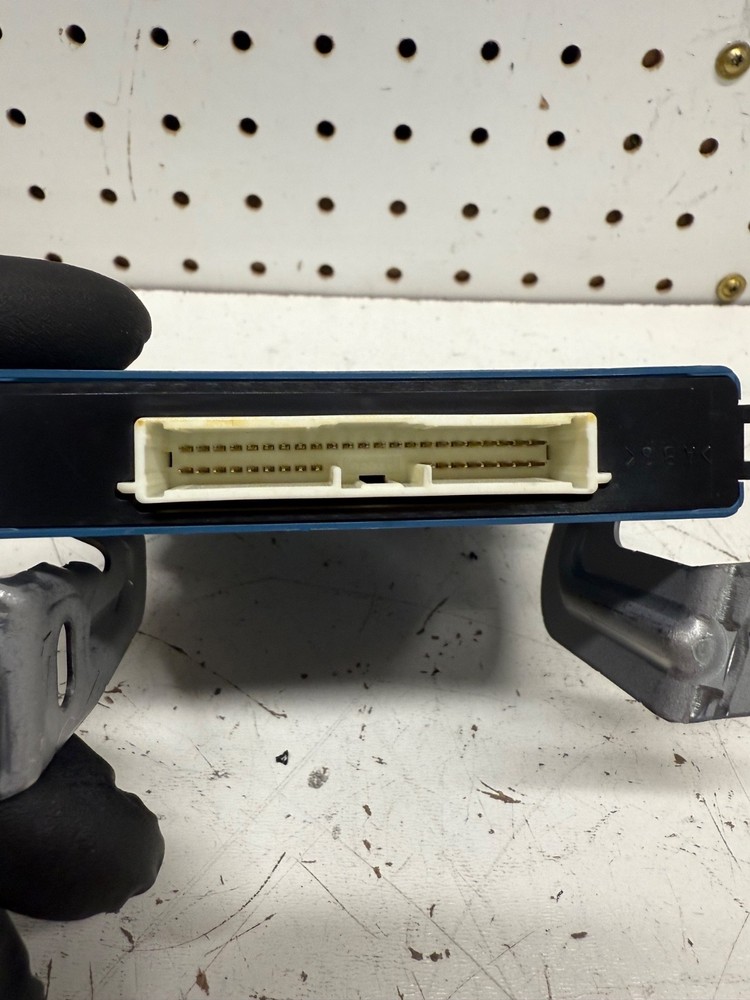 2004-2005 Toyota Prius MPX Power Source Control Module OEM 89618-47010