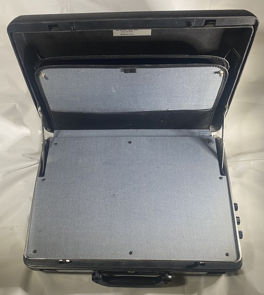 Vtg Communicase By Portacom Amplifier Speaker Suitcase DOES NOT WORK