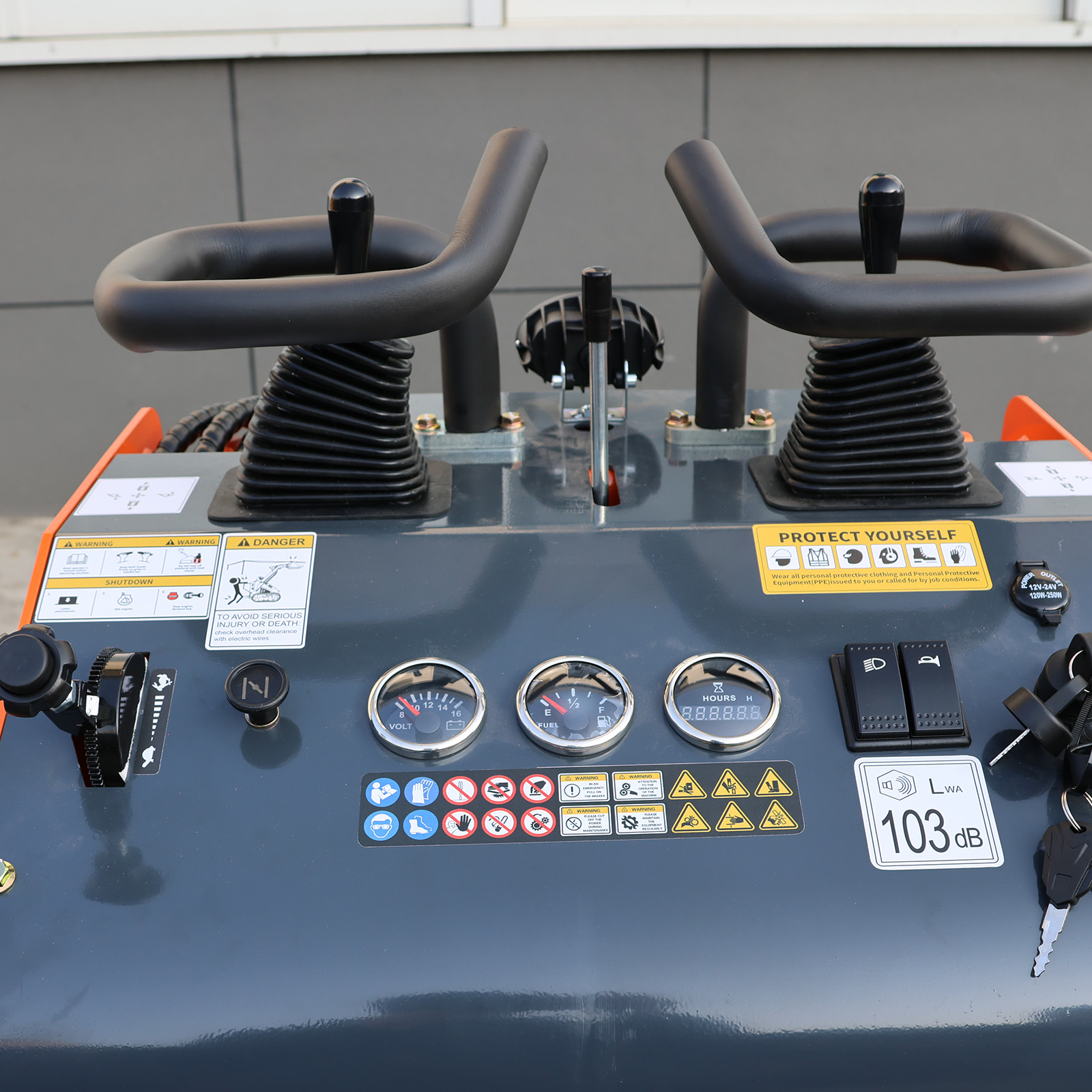 24HP Mini Skid Steer Loader 2-Cylinder Engine with Pallet Fork