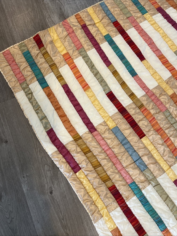 Quilt Queen Size 78’’ 87’’ Multicolor Stripe Design