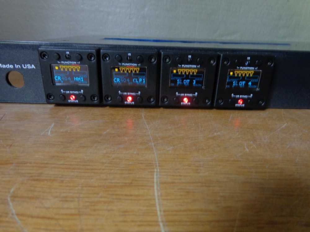 Sacom DS8400 Digital Spectrum Series Digital Wireless Microphone System