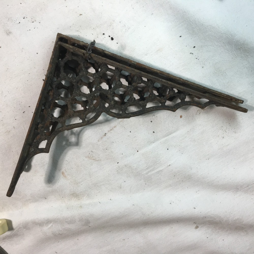 2 Antique Cast Iron Wall Mount/Shelf Brackets