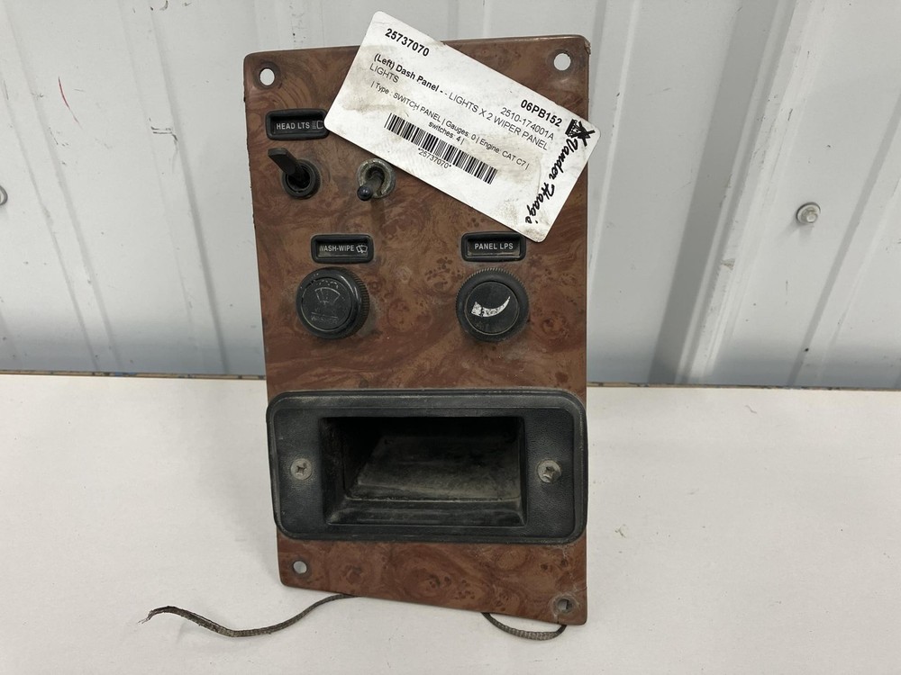 2005-2010 Peterbilt 335 GAUGE AND SWITCH Dash Panel - Used