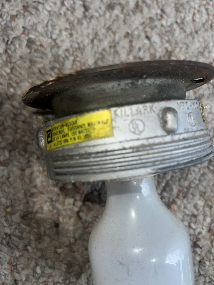 Killark Explosion Proof Light Fixture Max Lamp Size 150 Watts Max