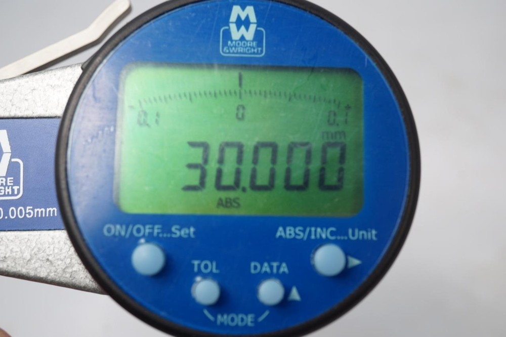 New Moore & Wright 30-40mm 1.2-1.6" Digital External Caliper Quick Tester.