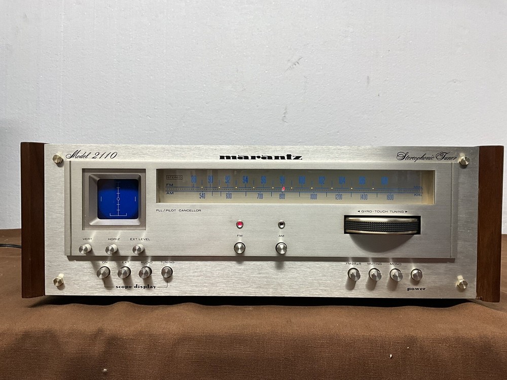 Marantz Model 2110 Stereophonic Tuner