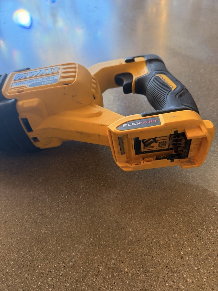 DEWALT DCS389 60V FLEXVOLT Brushless Reciprocating Saw Tool Only Used