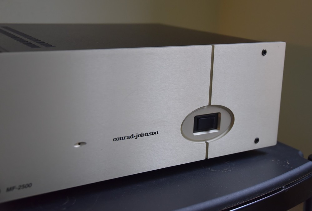Conrad Johnson power amplifier MF 2500