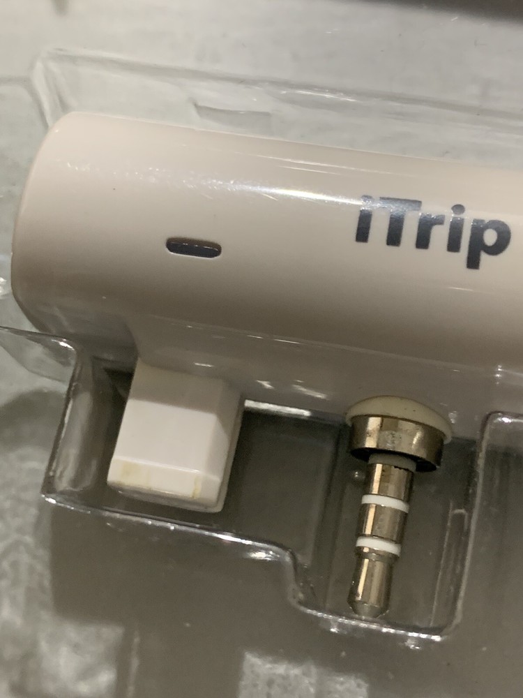 Griffin iTrip FM Transmitter for IPod 1G & 2G (4014TRIP)