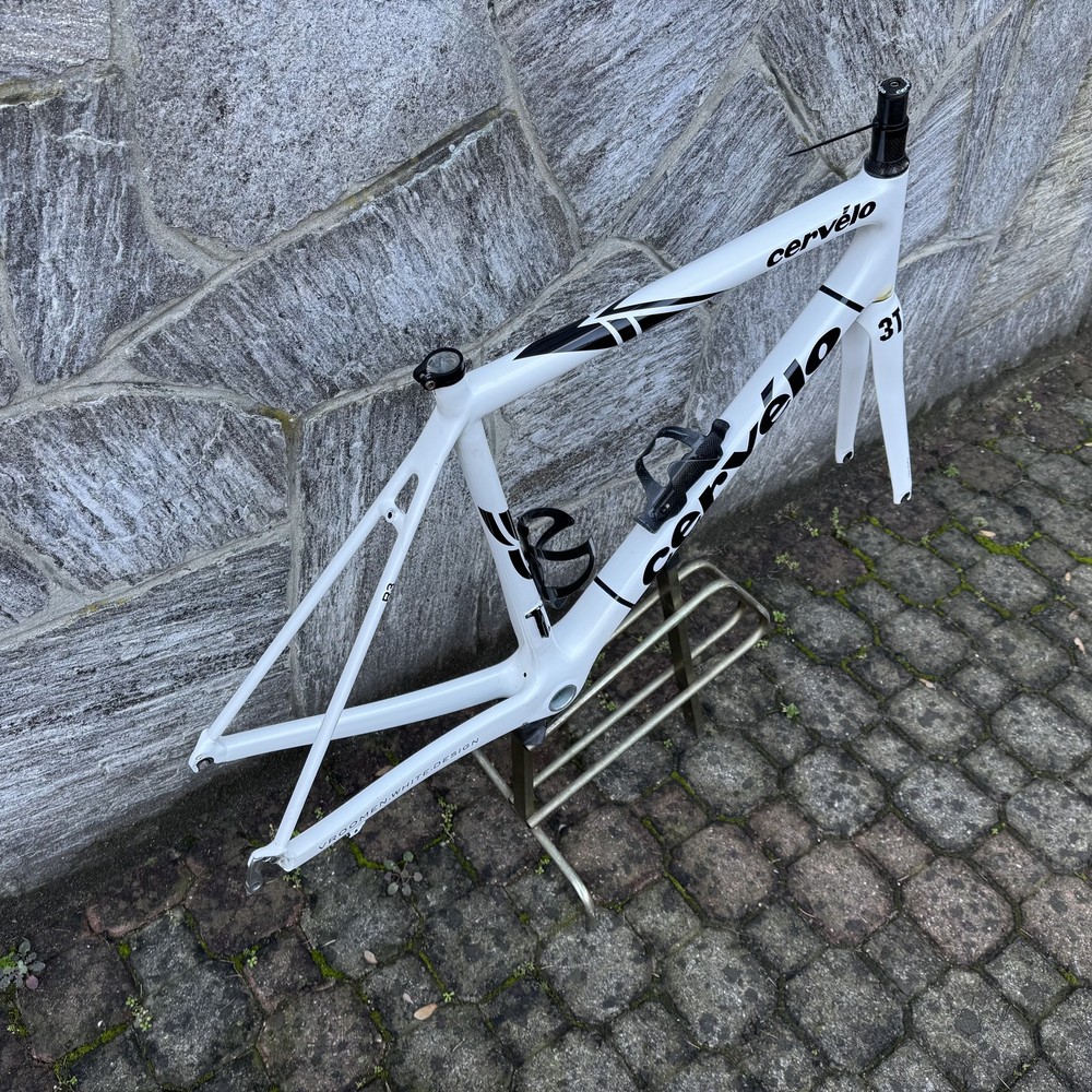 Cervelo R3 Frame - WORLDWIDE SHIPPING