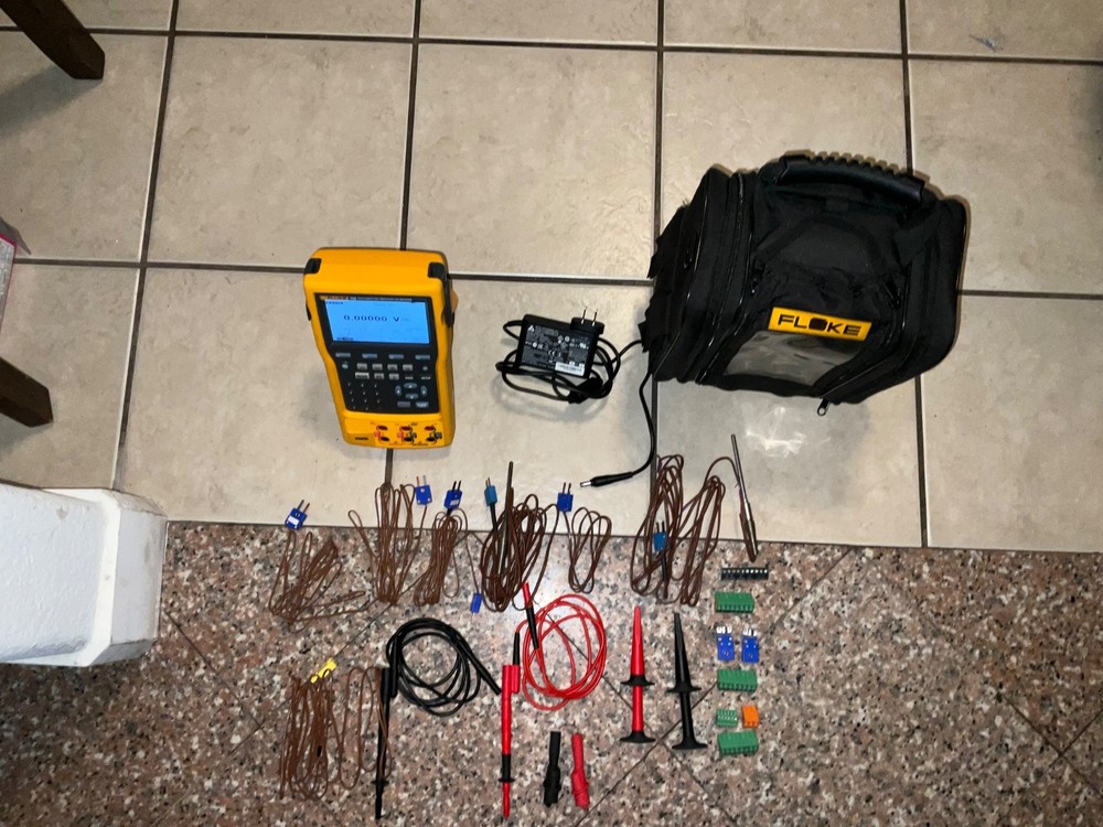 Fluke 753 Multifunction Documenting Process Calibrator