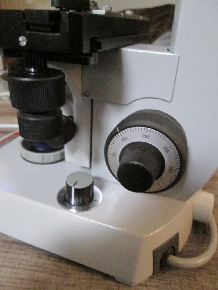 ZEISS 872 E Microscope .. Excellent condition .. Ready to go to work