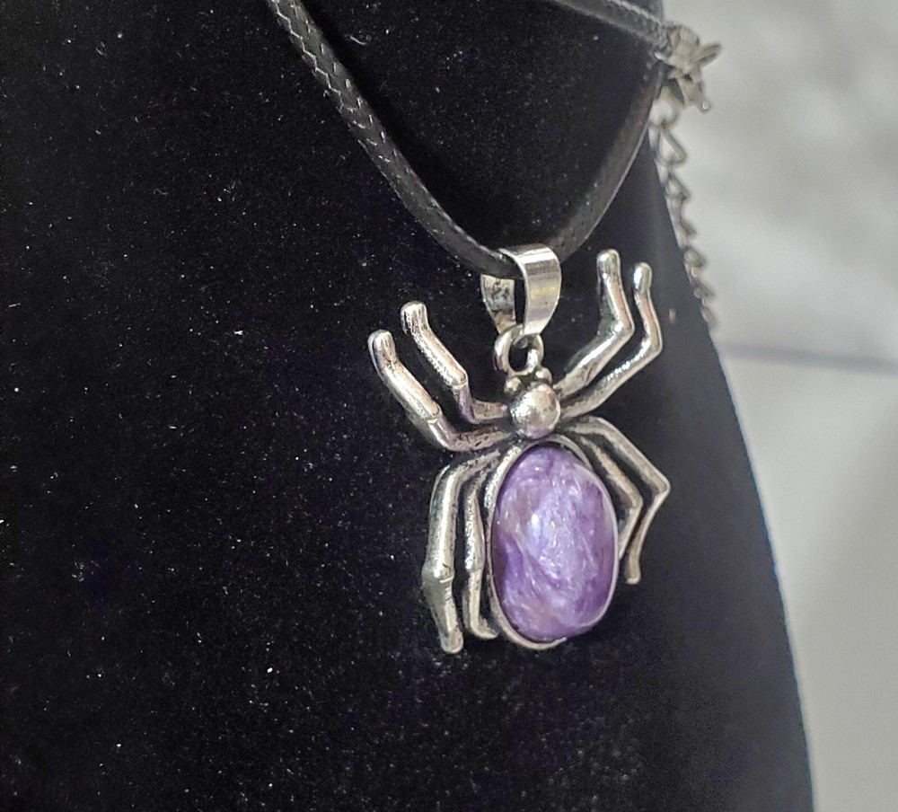 Spider Pendant Chorite