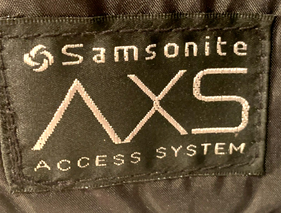 Samsonite AXS ~ Zippered Soft CD Case ~ Holds 24, & Mesh Pocket
