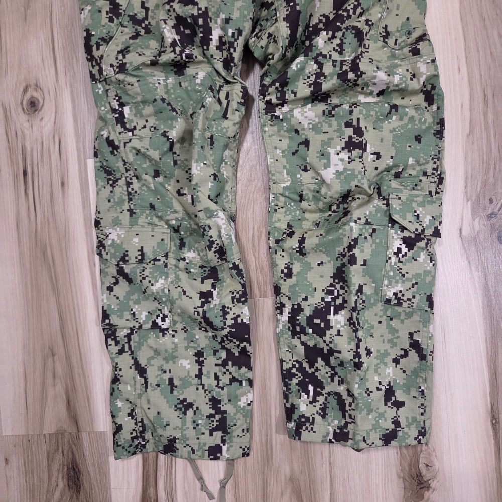 US Navy Nwu Type III Green Digital Trousers Size Medium Regular