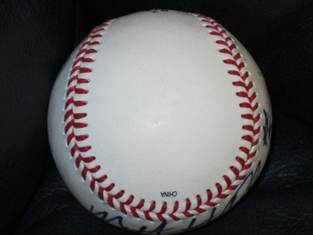 MATT HOLIDAY Autographed Baseball Beckett Pre Certified