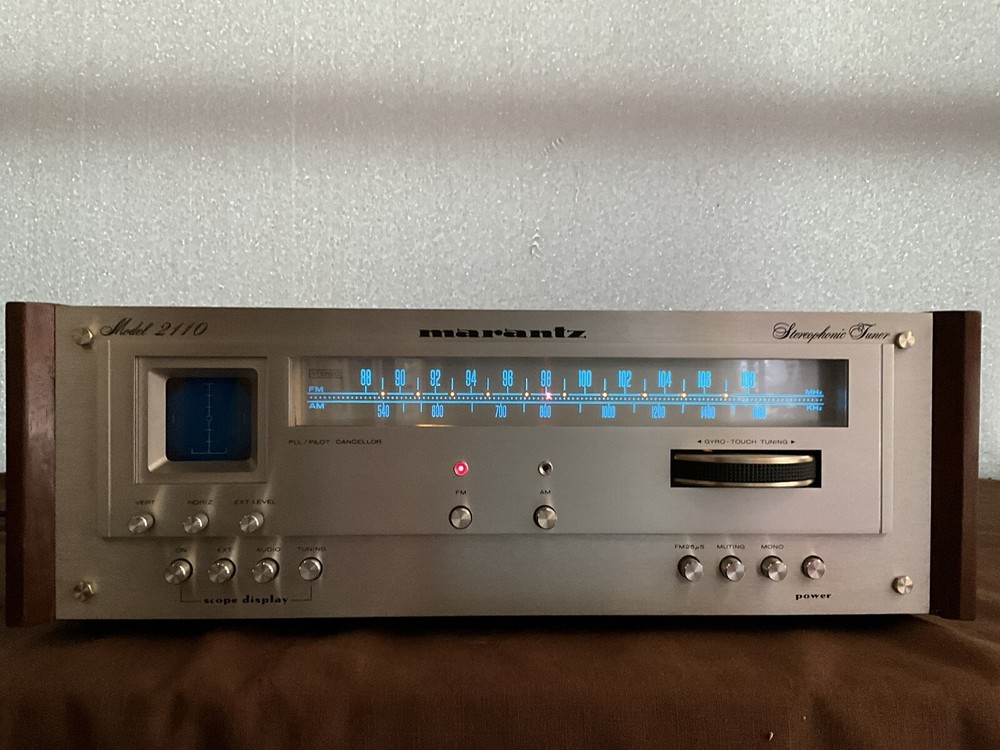 Marantz Model 2110 Stereophonic Tuner