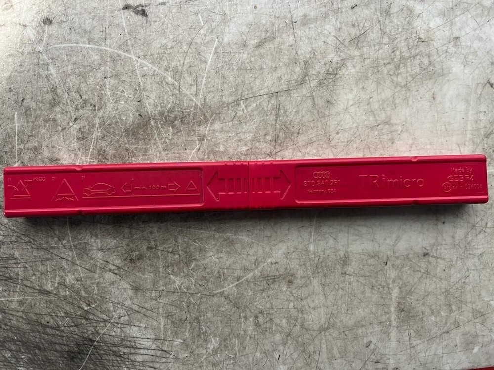 AUDI A4 A5 EMERGENCY WARNING TRIANGLE 8T0860251 I009