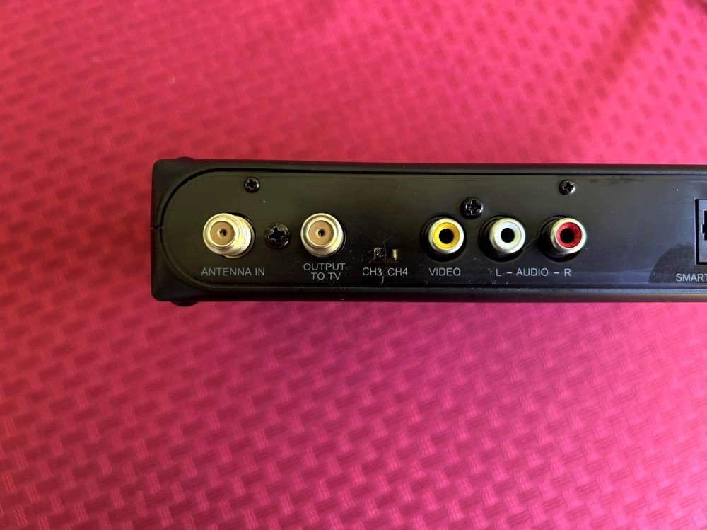 RCA DTA809 Digital Analog TV Converter Box