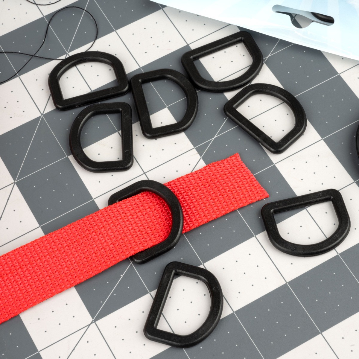 Country Brook Design® 1 Inch Black Plastic D-Rings, 50 Pack