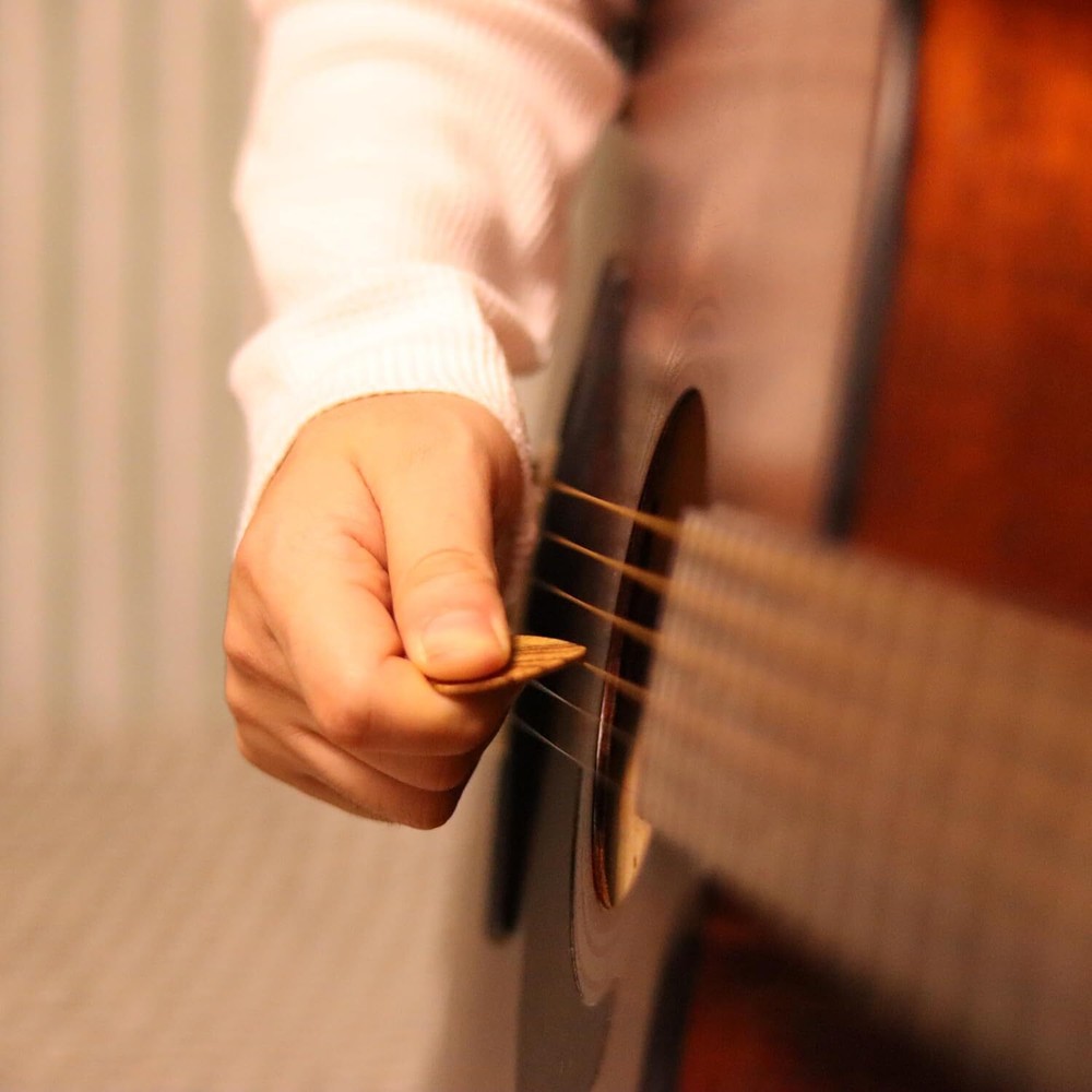 Guitar Picks for Acoustic Medium