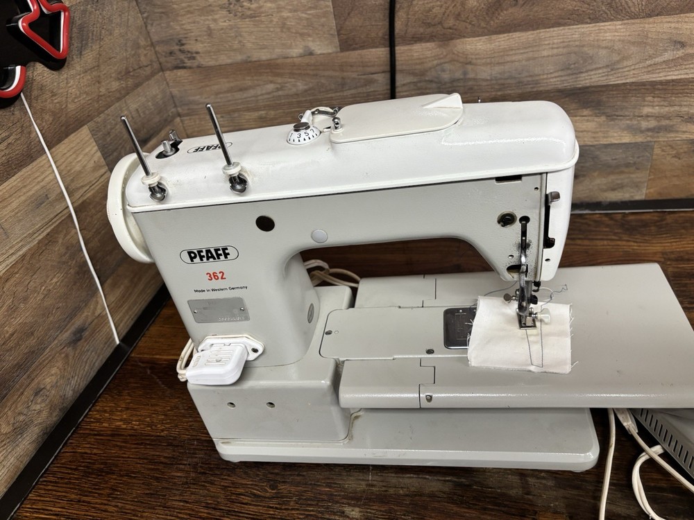Vintage PFAFF 362 Automatic Sewing Machine IN GOOD CONDITION