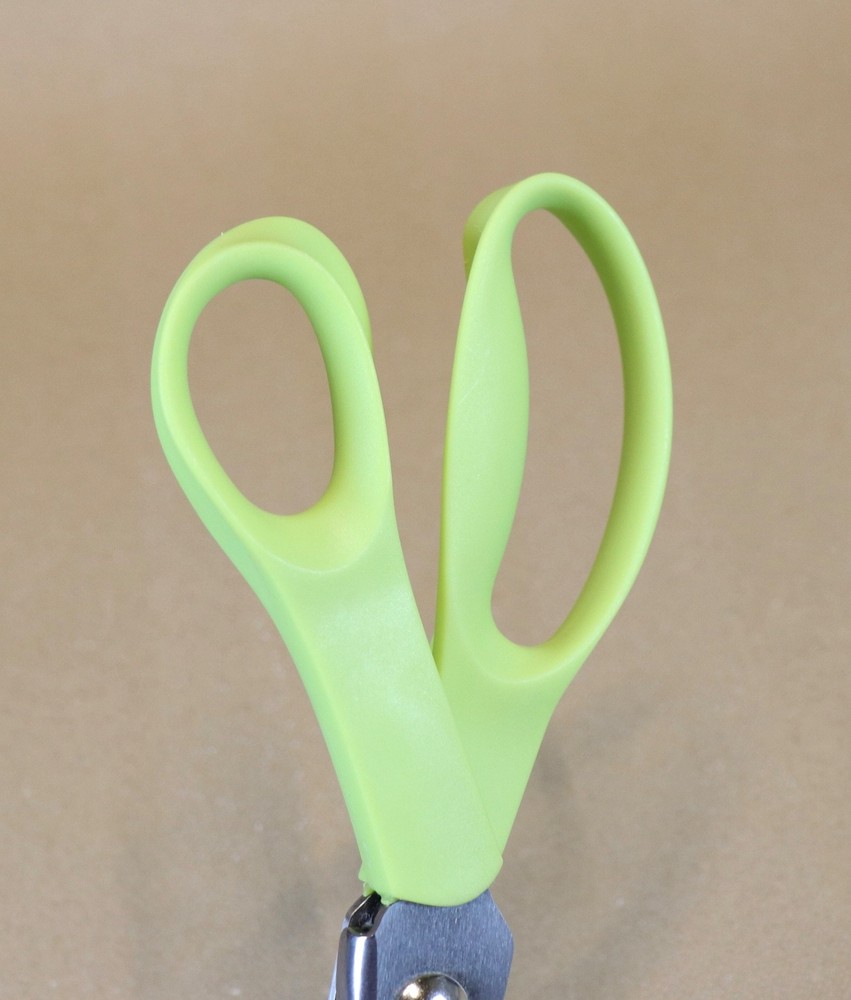 Fiskars Pinking Shears Scissors Green Handle Zig Zag Cut Crafts Fabrics USA