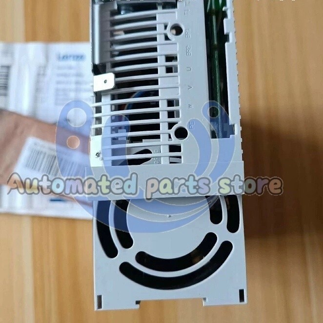 E82EV152_4C 1 PCS New Lenze Frequency Inverter 8200 Vector Drive E82EV152K4C
