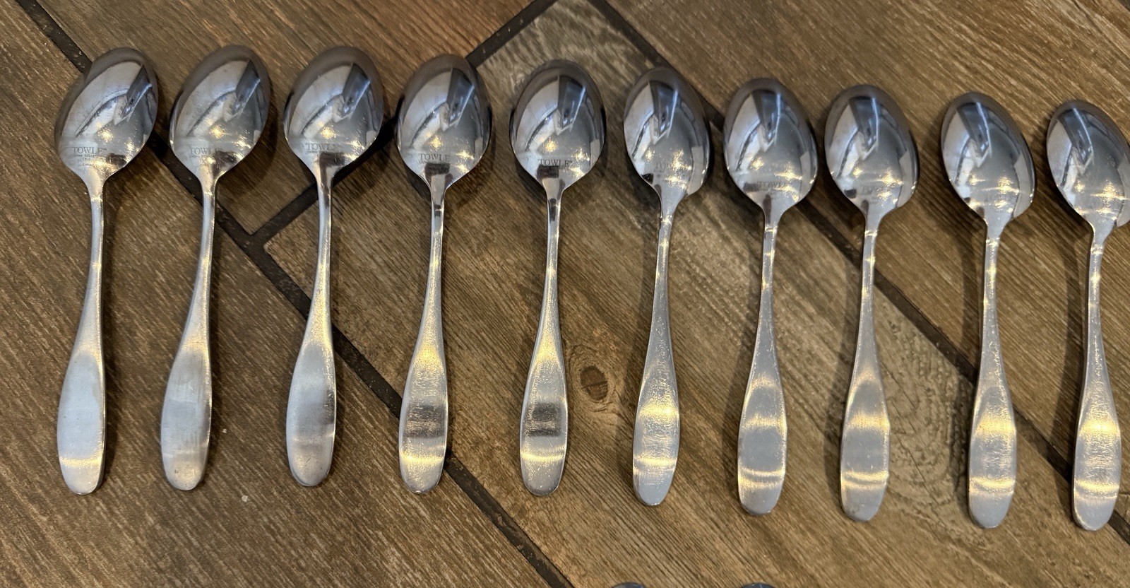 Towle SATIN PETAL 18/0 Living Collection Flatware Set of 40 Spoons Knives Forks